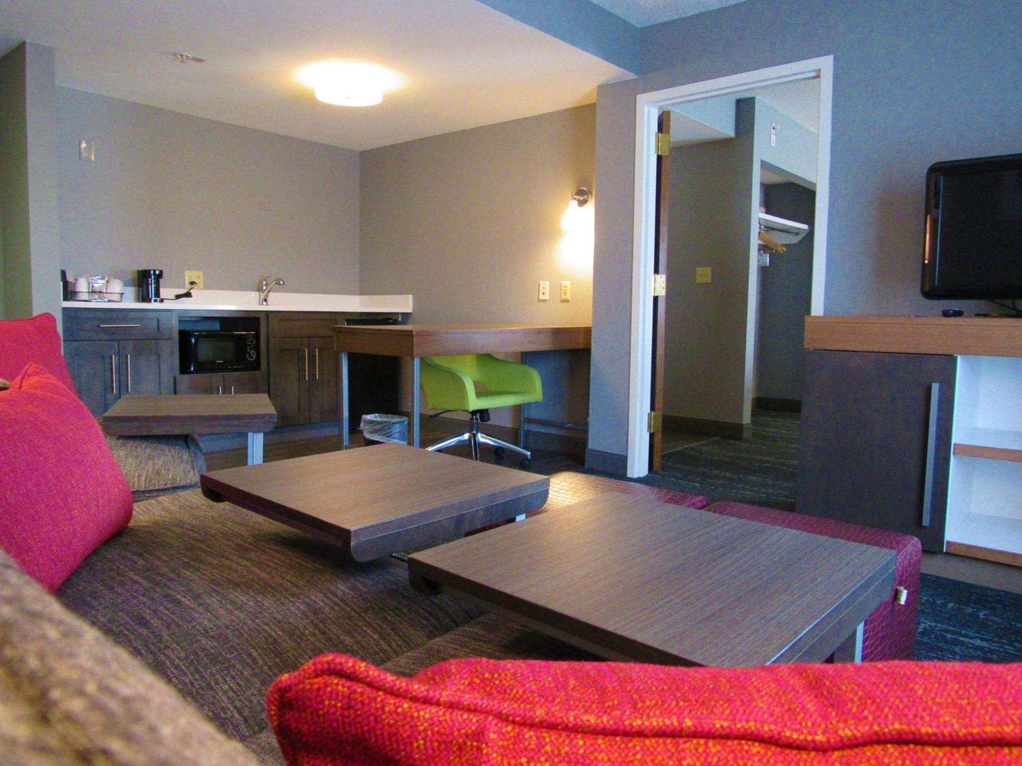 Hampton Inn & Suites Newtown Yardley Экстерьер фото