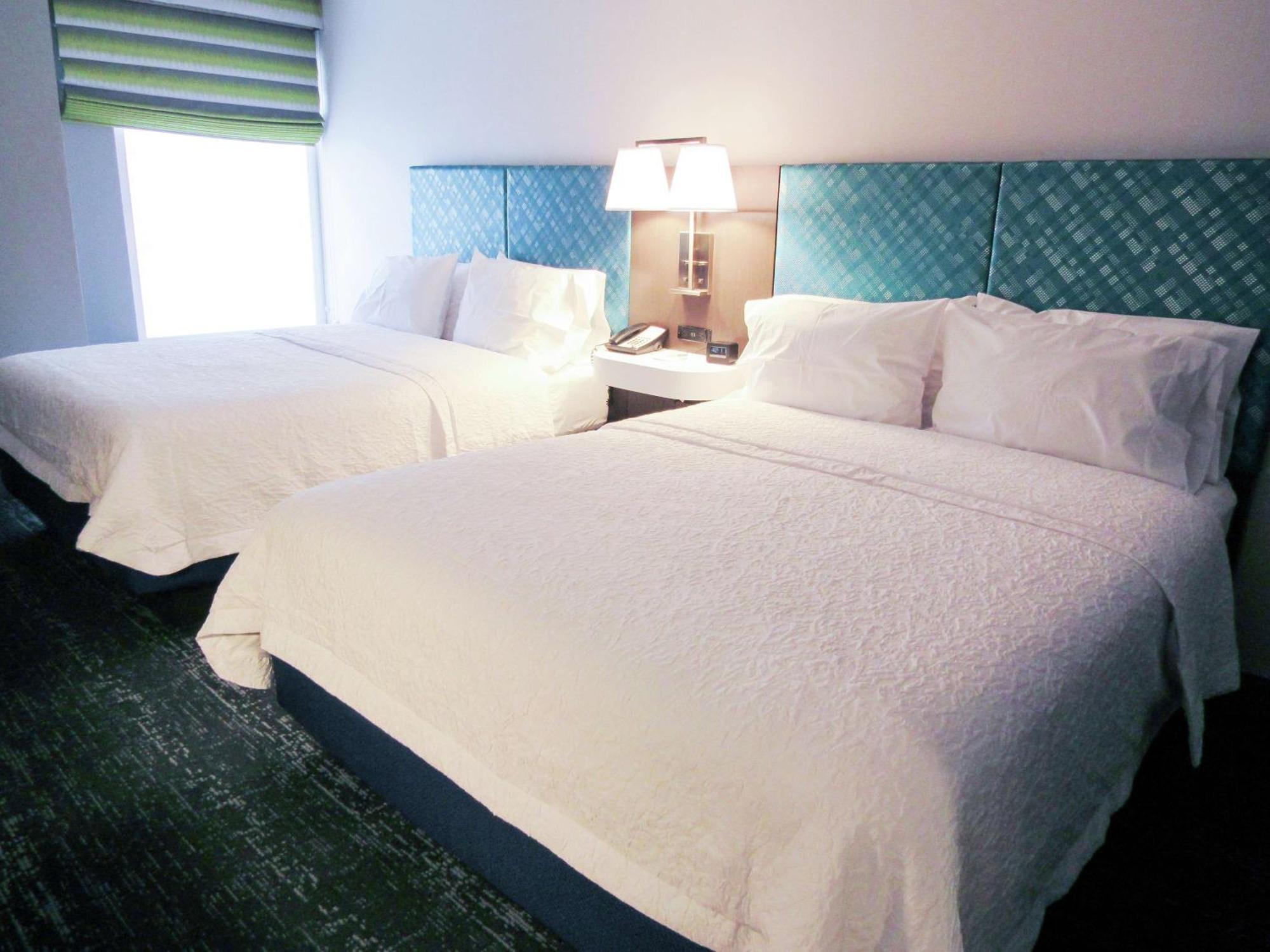 Hampton Inn & Suites Newtown Yardley Экстерьер фото