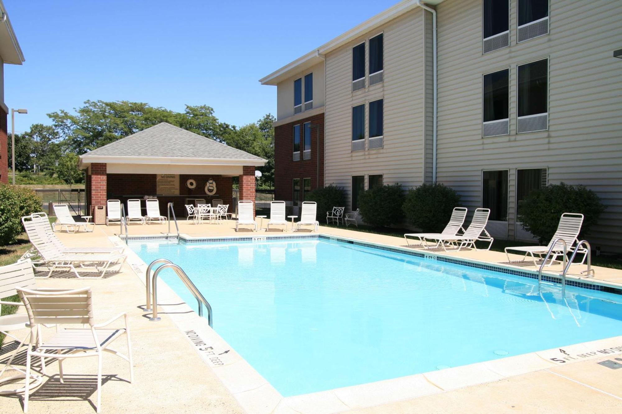 Hampton Inn & Suites Newtown Yardley Экстерьер фото