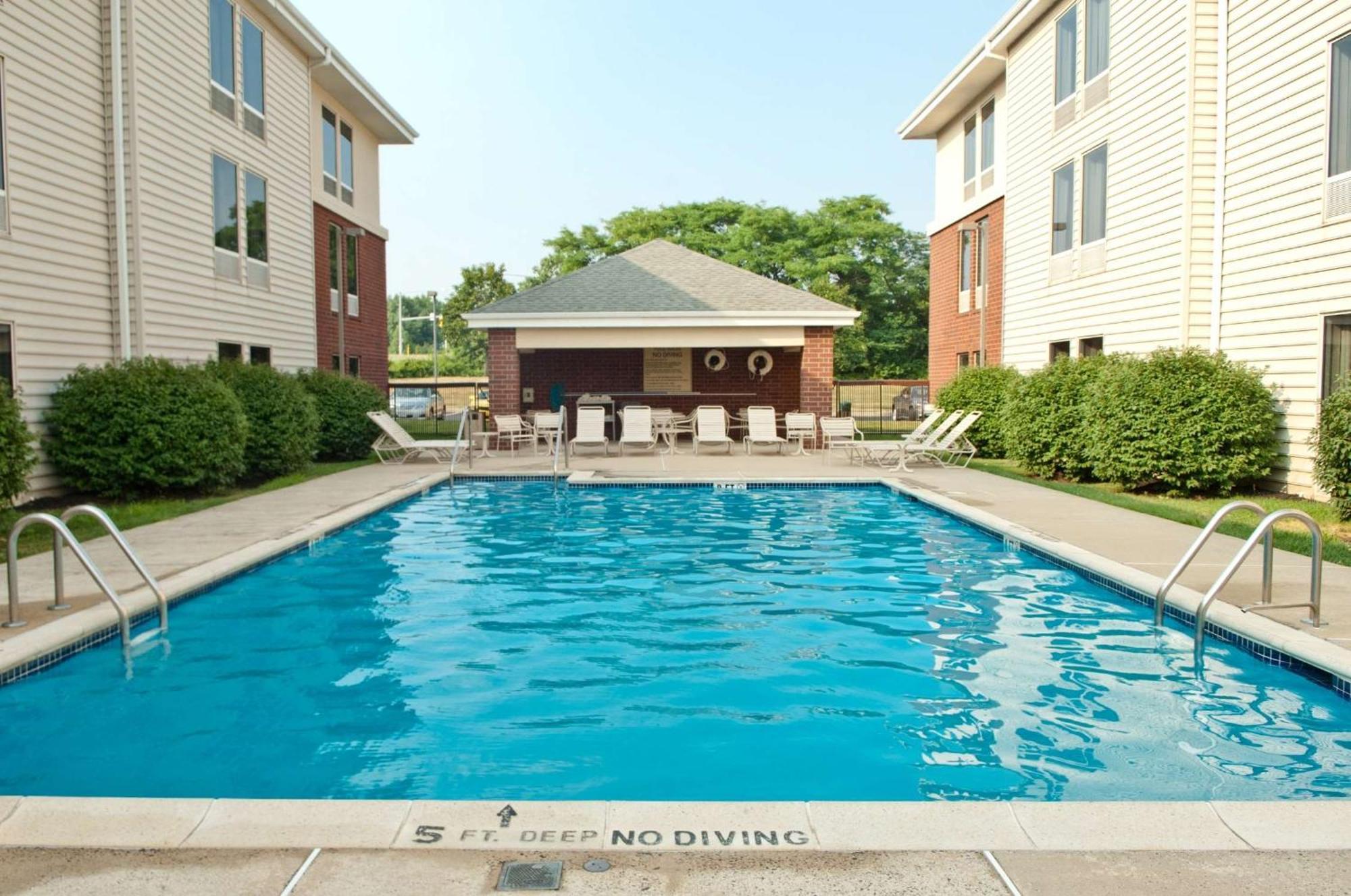 Hampton Inn & Suites Newtown Yardley Экстерьер фото