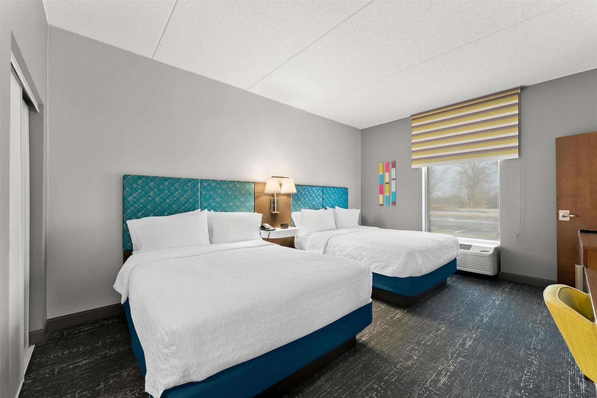Hampton Inn & Suites Newtown Yardley Экстерьер фото