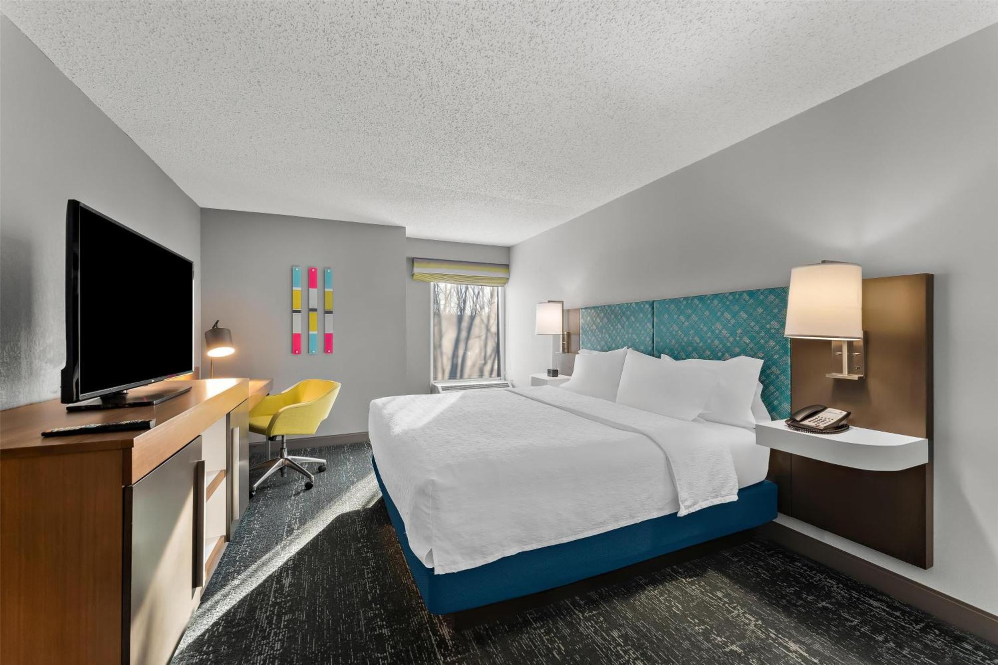 Hampton Inn & Suites Newtown Yardley Экстерьер фото